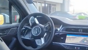 Zážitok ako zo sci-fi: Auto krúžilo dokola, pasažier bol bezradný