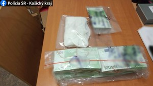 Polícia zadržala trojicu zlodejov. Z rodinného domu ukradli 250-tisíc eur