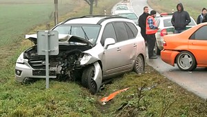 Zrážka áut pri Prešove. Rodičia s dievčatkom (2) skončili v nemocnici