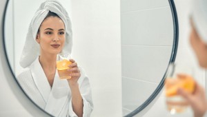 Dajte vráskam stopku aj bez botoxu: Vyskúšajte TOP nápoje, ktoré spomaľujú starnutie