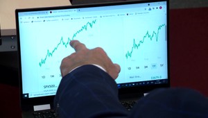 Vláda potrebuje zaplatiť účet za pandémiu. Pocítia to hlavne klienti bánk