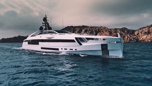 Zvonka štýlová ako športové vozidlo, zvnútra elegantná ako kaštieľ