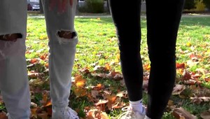 Konflikt dvoch študentov sa skončil hromadnou bitkou. Jeden z nich vytiahol aj zbraň