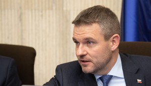 Premiér Pellegrini: Šefčovič má život bez káuz, Kiska vždy, keď mohol, prilial olej do ohňa