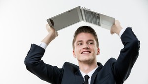 Mladí nechcú ukázať čo v nich je, požadujú prehnané benefity