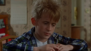 Sylvester Stallone vo filme Sám doma odstraší všetkých lupičov