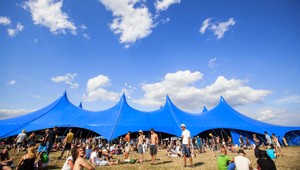 Ďalšie leto bez festivalov: V niektorých krajinách prebiehajú experimenty s cieľom nájsť riešenie
