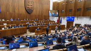 NR SR Poslanci majú na stole niekoľko skrátených legislatívnych konaní, všetky dostali zelenú