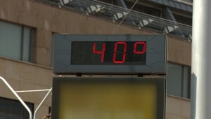 Slovensko zasiahli neznesiteľné horúčavy. Zaoberať sa nimi začali aj politici