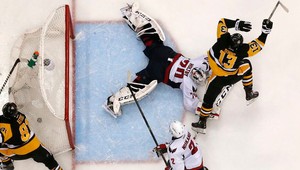 Pittsburgh do finále konferencie, Washington končí sezónu