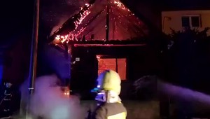 V obci blízko Kysúc horela drevenica. Podľa svedka to bol už druhý požiar