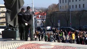 Poplach v Národnej rade. Polícia aj pyrotechnici preverovali bombovú hrozbu v budove