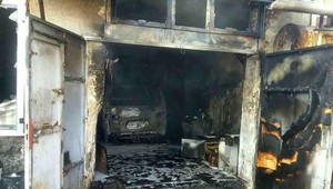 Hasiči zasahovali pri požiari. Plamene zachvátili strechu družstva