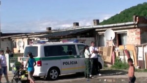 Rozbil manželke vázu o hlavu a ku krku jej priložil nôž. Nešlo o prvý útok