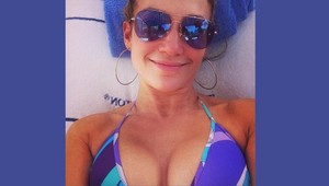 Bikinová selfie Jennifer Lopez (44), užíva si život