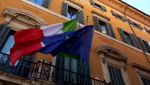Aj napriek zadĺženosti, trvajú na vysokom rozpočte. Európska komisia sa Taliansku vzoprela