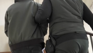 Študent, ktorý sa vyhrážal zabíjaním mačetou, putuje do väzby