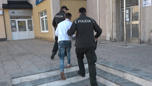 Mladík sa pokúsil o lúpež, no narazil na odpor. Skončil vo väzbe