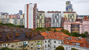 Na Slovensku sa nafukuje realitná bublina. Bytov je málo a ceny sú vysoké