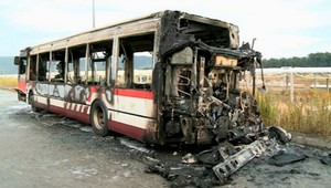 Požiar autobusu v Prešove, do piatich minút zhorel do tla