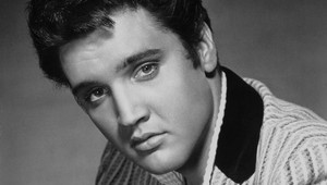 Dnes zomrel Elvis Presley. Pôvodne bol blondiak a nepoznal noty