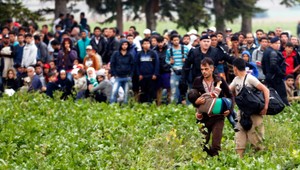 Maďari poslali migrantov transportom, skúsili sme cestu cez Macedónsko