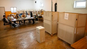 Pre voľbu poštou bude 18 okrskov, do komisií možno delegovať členov