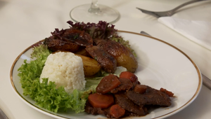 Hlavné jedlo: Hevierova pieseň