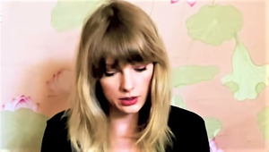 Taylor Swift rozplakala celý svet piesňou pre jej chorú mamu. Teraz to platí pre všetkých