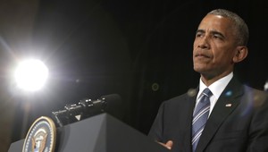 Obama predčasne hlasoval v prezidentských voľbách, podporuje Hillary