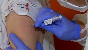 Štát odkladá spustenie takzvanej čakárne na očkovanie. Dôvodom je vraj to, že termíny sú už obsadené