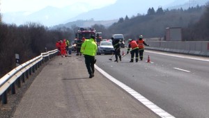 Kuriózna nehoda na D1. Kamionista sa tesne vyhol priamej zrážke