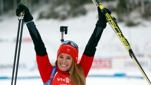 Biatlonistka Fialková skončila v šprinte tretia. Kuzminová tesne za elitnou desiatkou