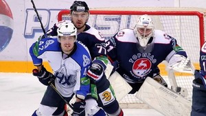 VIDEO. Koukal rekordérom KHL. Strelil dva góly za 11 sekúnd