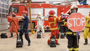 VIDEO: "Corona challenge" hasičov na Slovensku. TOTO vás rozhodne pobaví