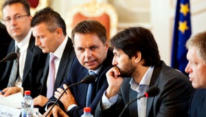 Ministri prerušili rokovanie o investičných stimuloch