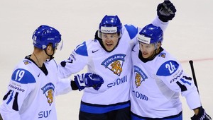 Hokej-MS. V netradičnom severskom derby favoritmi Fíni