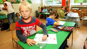 Bezcharakterný zlodej ukradol deťom z triedy 2000 €