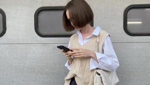 Prvý jesenný trend je tu: Tento módny kúsok vás zohreje a oživí každý outfit