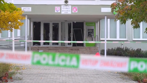 Polícia chytila trojicu cudzincov, podozrievajú ich z výbuchov bankomatov
