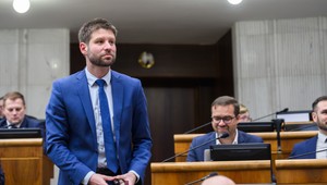 Progresívne Slovensko zvoláva mimoriadnu schôdzu: Žiada zrušenie transakčnej dane