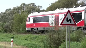Bez lístkov museli z vlaku vystúpiť. Žene sa cesta po koľajniciach stala osudnou