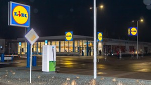 Lidl zásadne zvyšuje počet nabíjacích staníc pre elektromobily