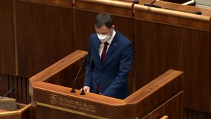 Podľa Matoviča sa v parlamente láme osud koalície, opozícia vraví, že je načase, aby sa zlomil