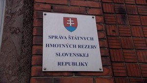 Naše štátne inštitúcie pravdepodobne platia za stráženie viac, ako by mali
