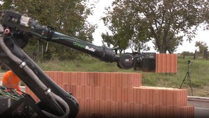 Murár budúcnosti? Na Slovensku stavia robot prvý dom