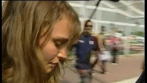 Portman sa ocitne medzi zombíkmi