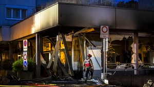 V podzemnej garáži došlo k viacerým výbuchom. Hlásia obete