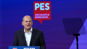 Scholz vyzval na reformy v EÚ. Chce, aby mala väčšiu vojenskú autonómiu