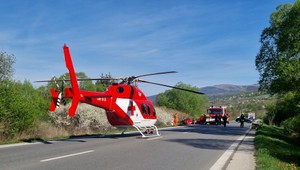 Čelná zrážka s kamiónom: Zasahovať museli leteckí záchranári